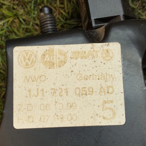 1J1721059AD VAG купить в Павлоград