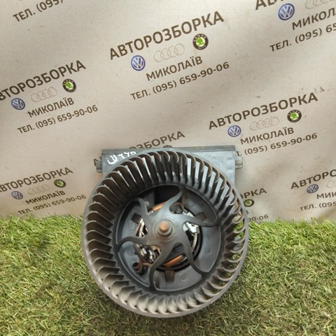 Моторчик печки Шкода Октавия TOUR 1 A4