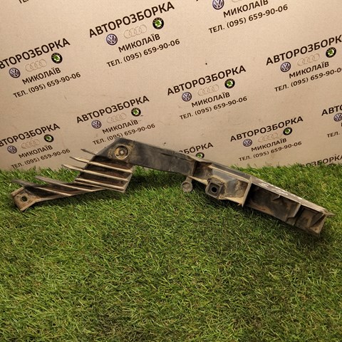Правый кронштейн заднего бампера 1J6807394A VAG