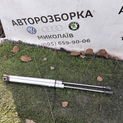 VAG 1J6827550C Амортизатор крышки багажника (двери 3/5-й задней) в наличии Винница