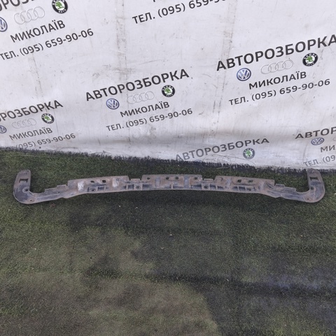 1J9807861A VAG Кронштейн бампера заднего центральный купить в Запорожье
