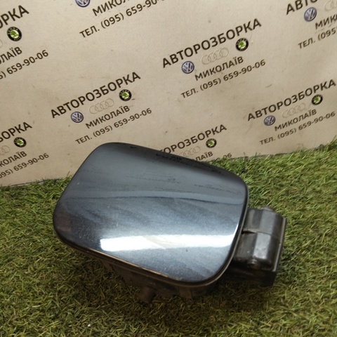 Дверка бензобака 1K0010497C VAG