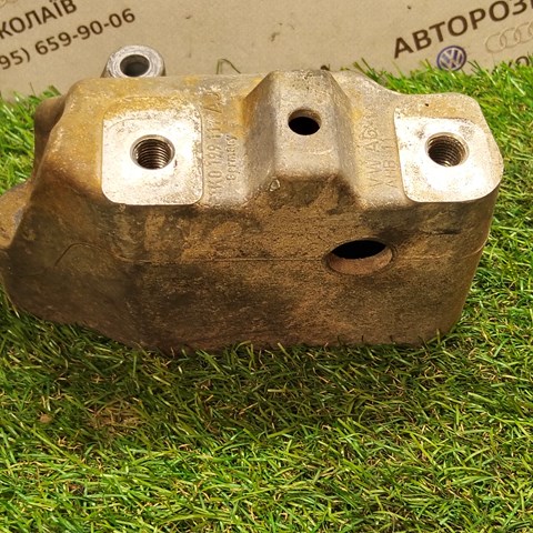 1K0199117AJ VAG Кронштейн подушки (опоры) двигателя левой купить в Львов