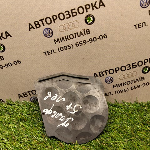 VAG 1K0825961B Заглушка днища кузова в наличии Черкассы