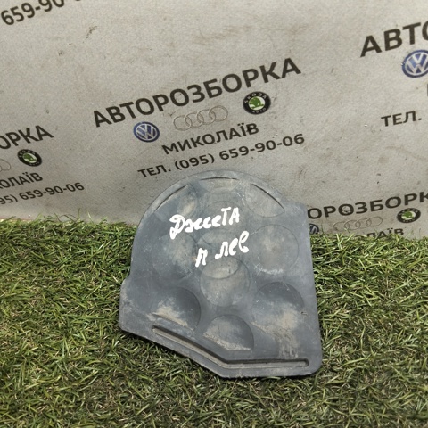 1K0825961B Заглушка днища кузова купить Сумы