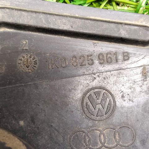 VAG 1K0825961B Заглушка днища кузова в наличии Павлоград