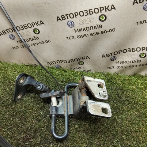 1K0831412K VAG Петля двери передней правой купить в Киев
