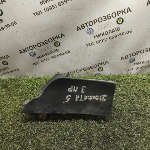 Брызговик задний, правый 1K0854856A VAG