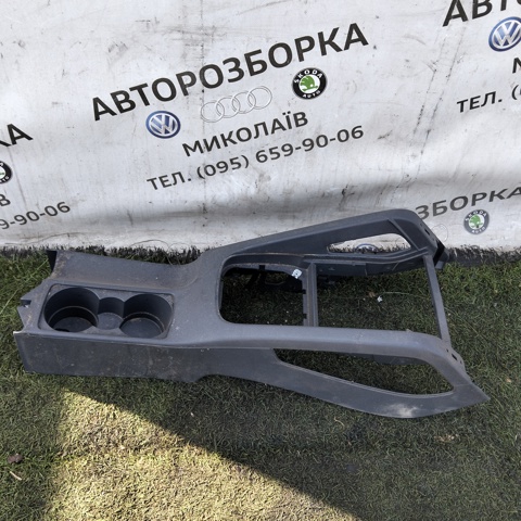 1K0863243A Консоль панели управления центральная купить Черкассы
