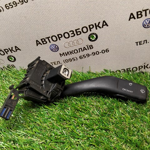 Переключатель подрулевой, правый 1K0953519C VAG