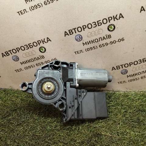VAG 1K0959795E Мотор стеклоподъемника двери задней левой в наличии Житомир