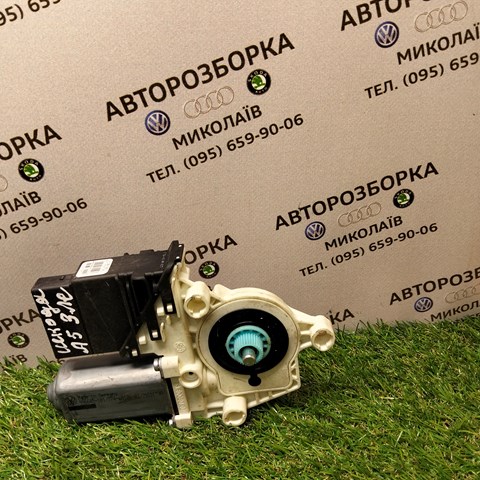 Мотор стеклоподъемника двери задней, левой 1K0959795E VAG