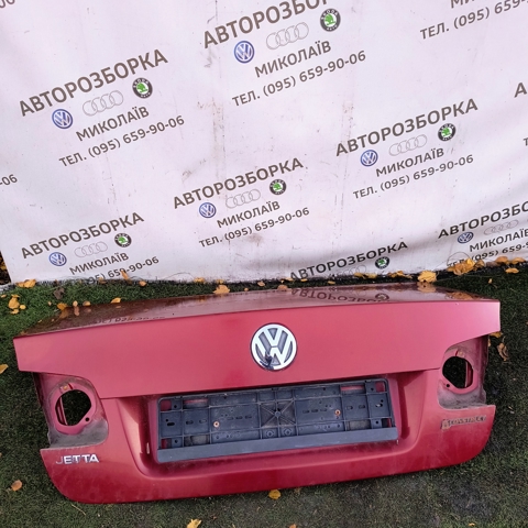 1K5827025AN Крышка багажника купить Львов