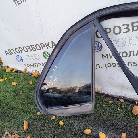 VAG 1K5845216 Стекло-форточка двери задней правой в наличии Черновцы