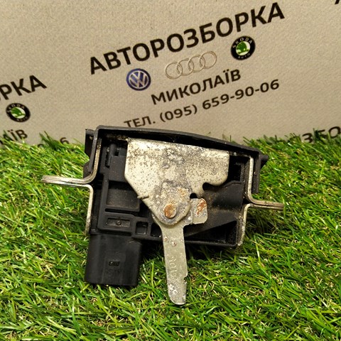 VAG 1K6827505C Замок багажника в наличии Украина