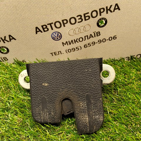Замок и ручка двери задка 1K6827505C VAG