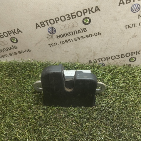 Замок двери багажника 1K6827505E VAG
