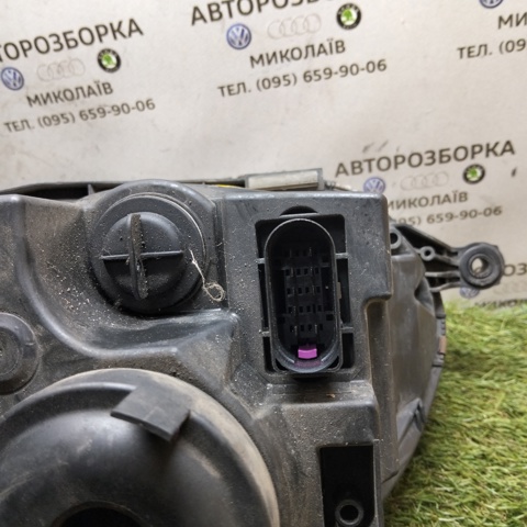 1K6941006A VAG Правая фара купить в Украина