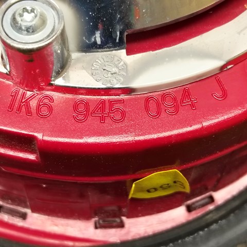1K6945108C Фонарь задний правый внутренний купить Одесса