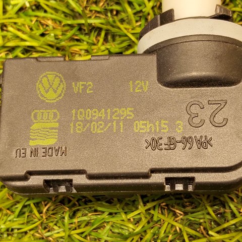 VAG 1Q0941295 Корректор фары в наличии Винница