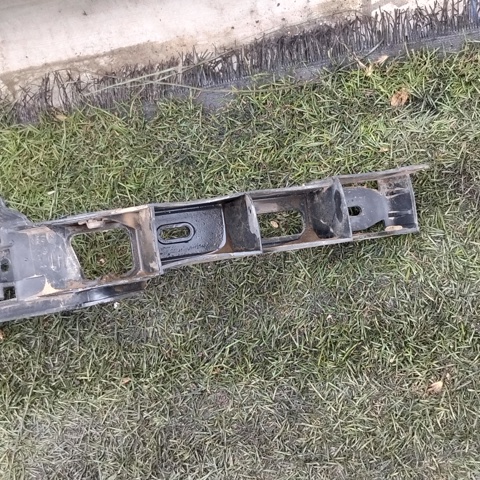 1T0807375A Направляющая заднего бампера левая купить Хмельницкий