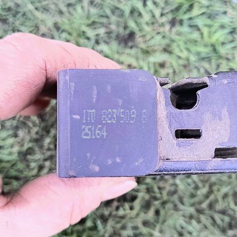 1T0823509B VAG Замок капота купить в Киев