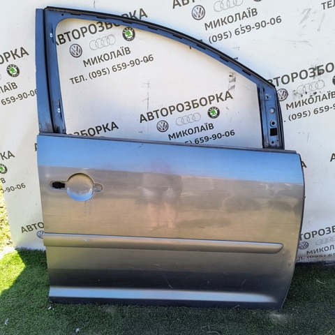 Пассажирская передняя дверь 1T0831056AA VAG