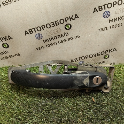 VAG 1T0837885 Держатель наружной ручки двери передней левой в наличии Киев