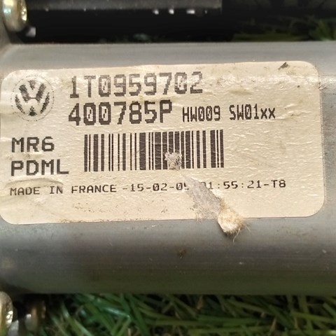1T0959702 Мотор стеклоподъемника двери передней правой купить Украина
