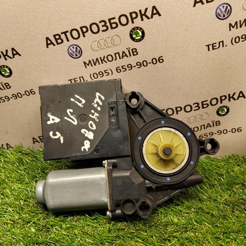 Мотор стеклоподъемника двери передней, правой 1T0959702 VAG