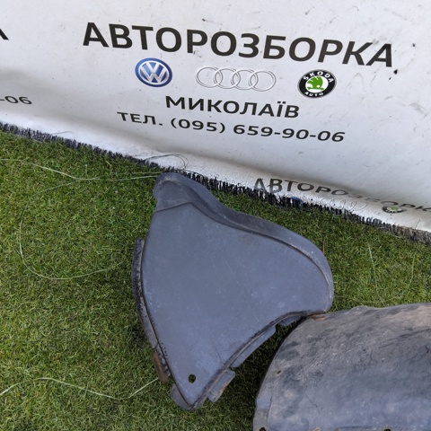 Дефлектор переднего бампера, правый 1U0805826A VAG