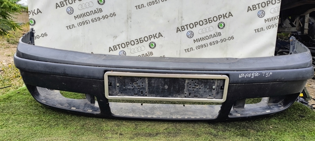 Бампер передний 1U0807221K VAG