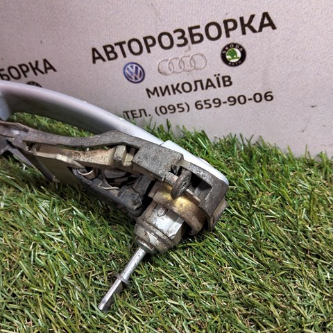 Личинка замка водительской двери 1U0837167 VAG