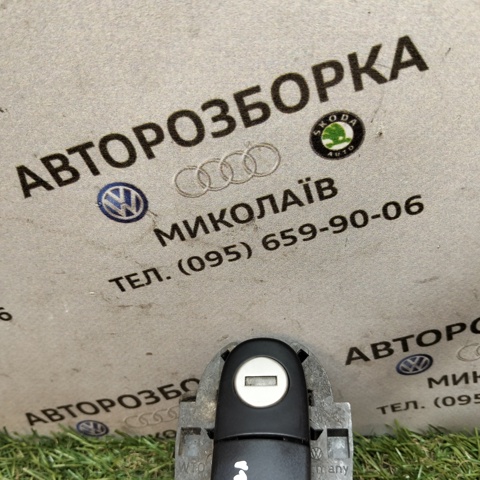 VAG 1U0837167 Личинка замка двери передней левой в наличии Львов