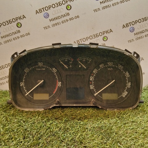 Приборная доска 1U0920821F VAG