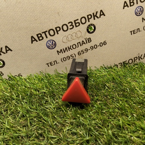 Кнопка включения аварийной сигнализации 1U0953235B VAG