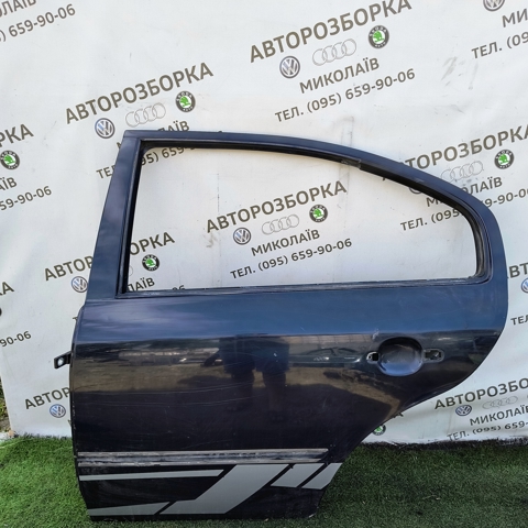 Задняя левая дверь Skoda Octavia TOUR 1 A4
