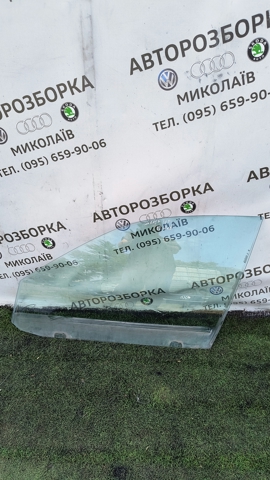 Стекло двери передней левой 1U4845201A VAG
