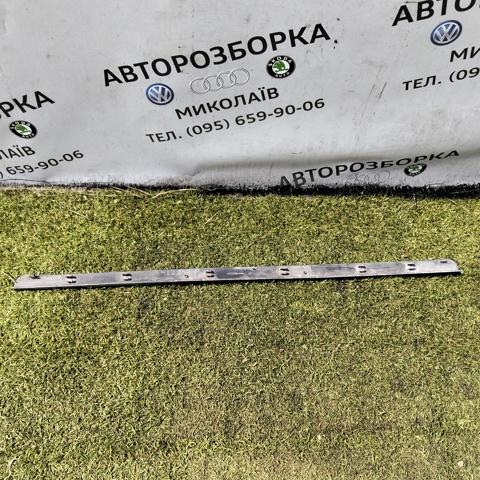 1U6807641 VAG Решетка радиатора купить в Запорожье