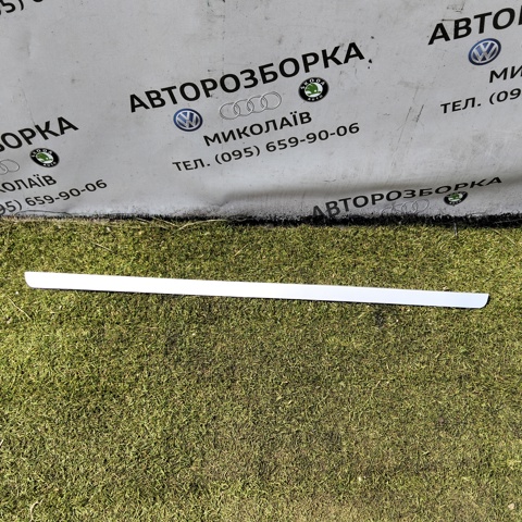 VAG 1U6807641 Решетка радиатора в наличии Запорожье