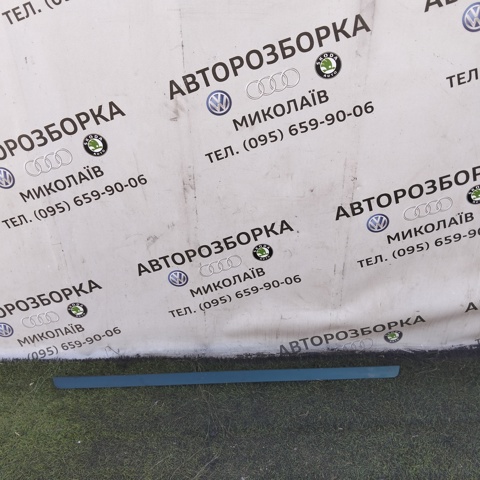 1U6807641 VAG Решетка радиатора купить в Львов