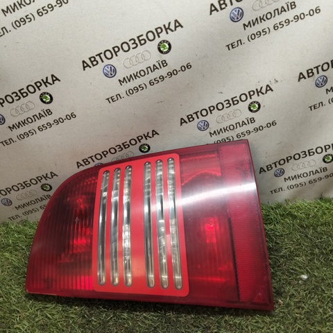 Правый стоп 1U9945096 VAG