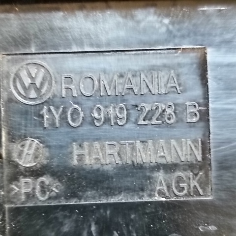 1Y0919228B Замок отключения (деактивации) подушки безопастности пассажира купить Каменское
