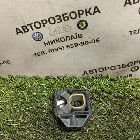 Подушка крепления радиатора верхняя 1Z0121367A VAG