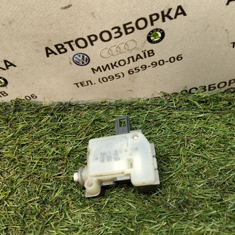 VAG 1Z0810773 Мотор-привод открытия лючка бака в наличии Хмельницкий