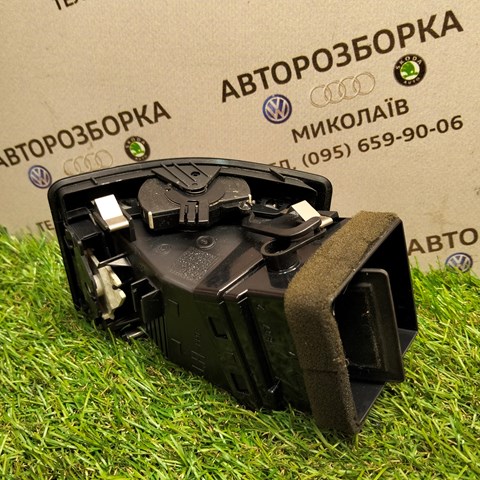 1Z0819701A Решетка вентиляции салона на "торпедо" левая купить Харьков