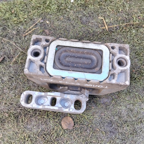 FEBI 23018 Подушка (опора) двигателя правая в наличии Житомир