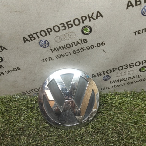 Эмблема на крышку багажника 2K0853630B VAG