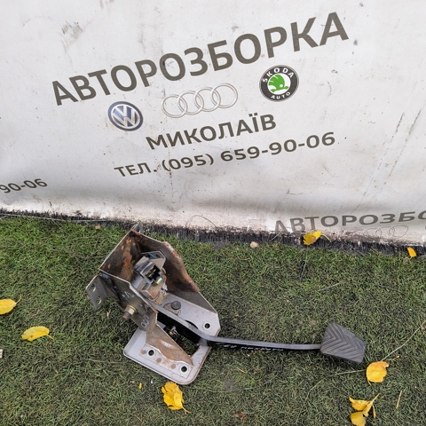 Педаль тормоза 32810H1001 HYUNDAI