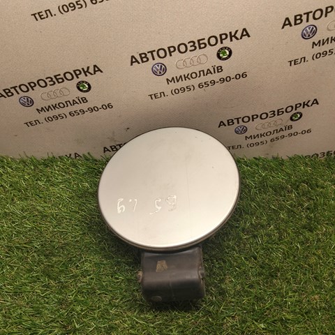 Лючок б/бака 3B0809857E VAG